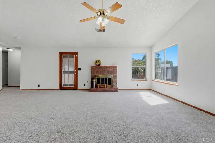 927 Elderwood Lane, Lemoore, CA 93245 - #2
