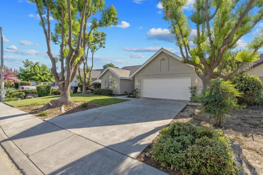 1123 N Crenshaw Street, Visalia, CA 93291 - #3