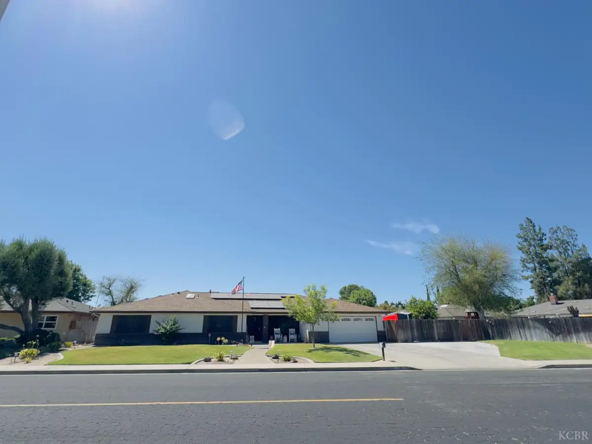 2560 Chestnut Avenue, Hanford, CA 93230 - #1