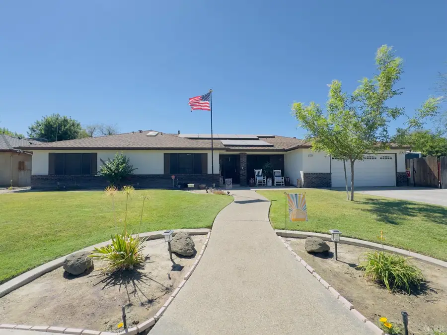 2560 Chestnut Avenue, Hanford, CA 93230 - #3
