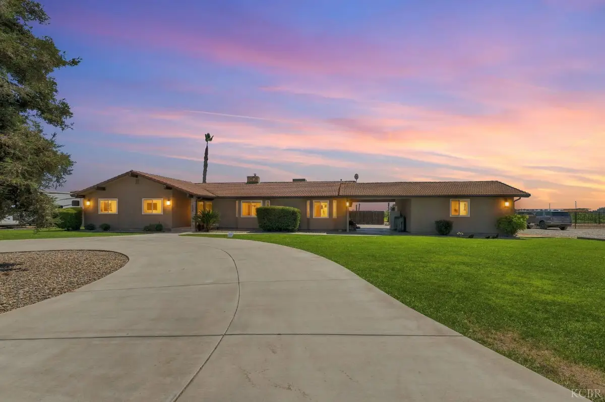 8285 15th Avenue, Hanford, CA 93230 - #1