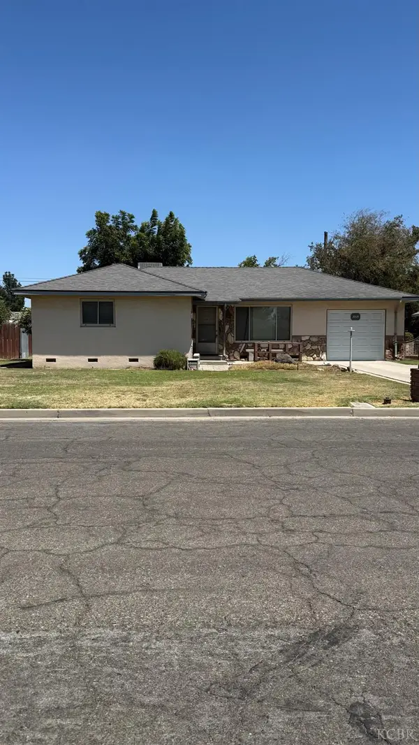 2005 N Mayfair Drive, Hanford, CA 93230