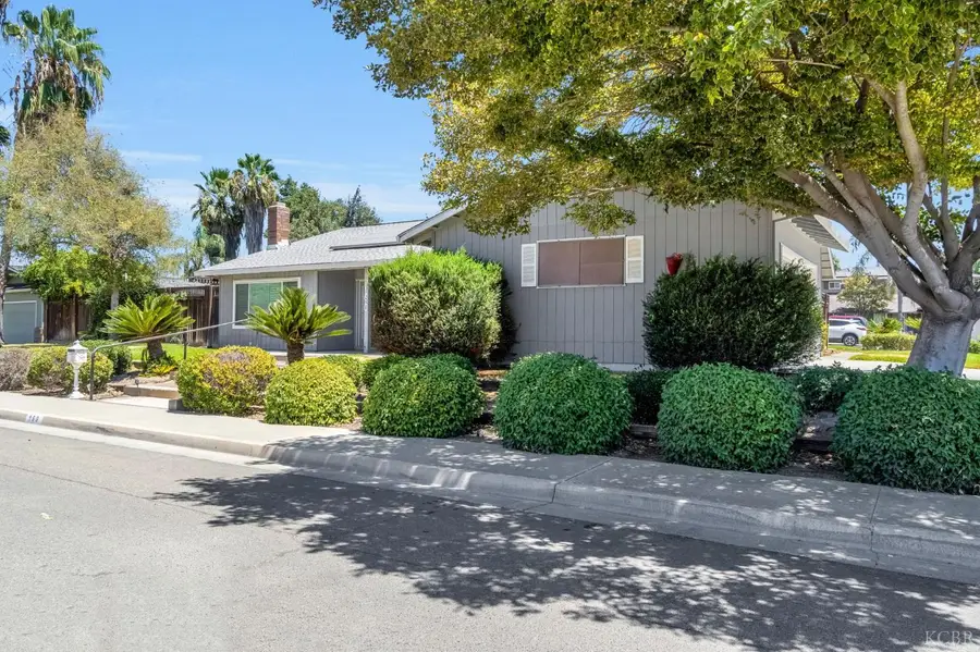 160 S Olive Street S, Lemoore, CA 93245 - #3