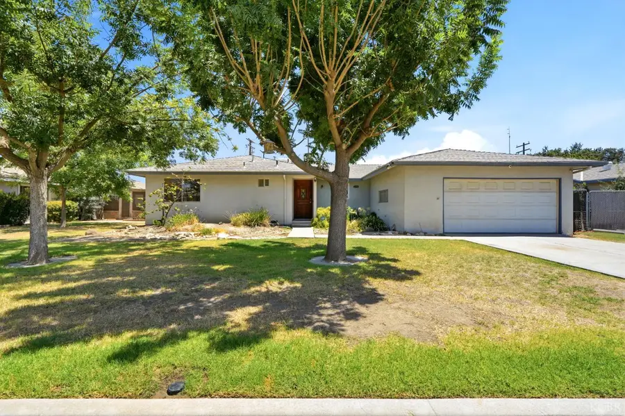 2175 Oakes Street, Hanford, CA 93230 - #2