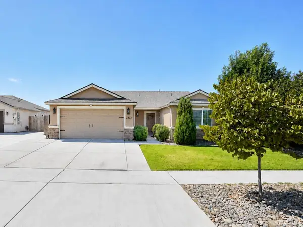 2323 Vineyard Court, Hanford, CA 93230