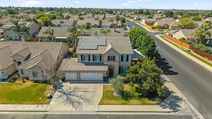 1093 W Windsor Court, Hanford, CA 93230 - #2