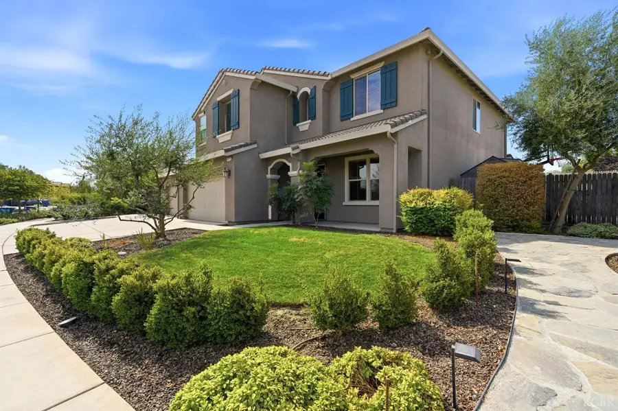 1031 W Quail Rock Way, Hanford, CA 93230 - #2