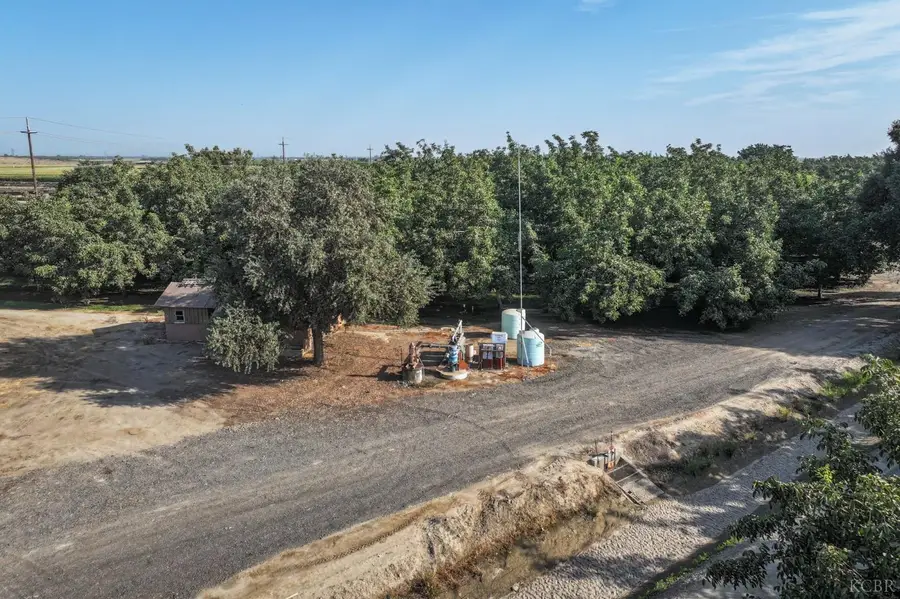 7461 7th Avenue, Hanford, CA 93230 - #2