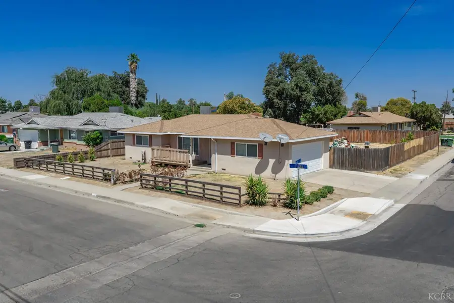 376 Oleander Avenue, Lemoore, CA 93245 - #2