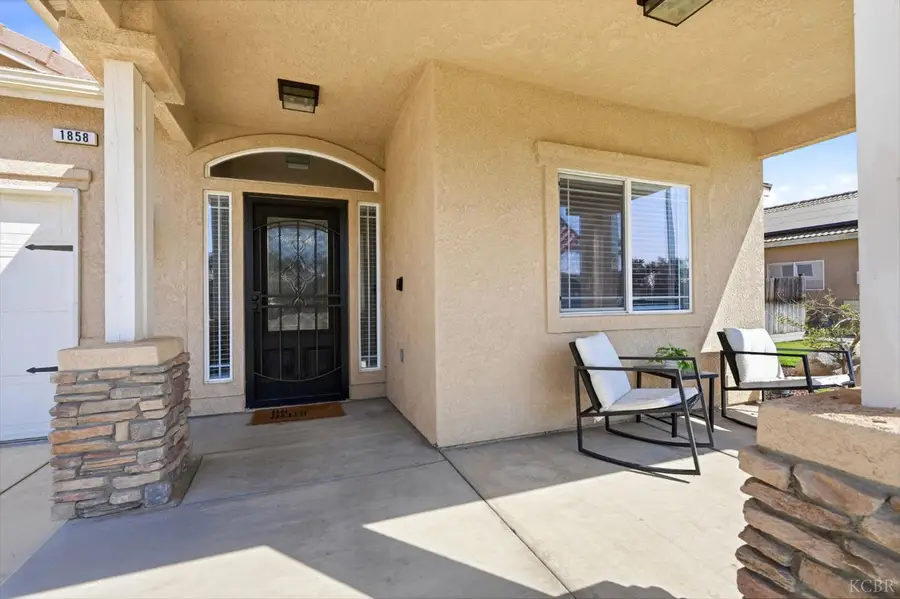 1858 E Mono Place, Tulare, CA 93274 - #2