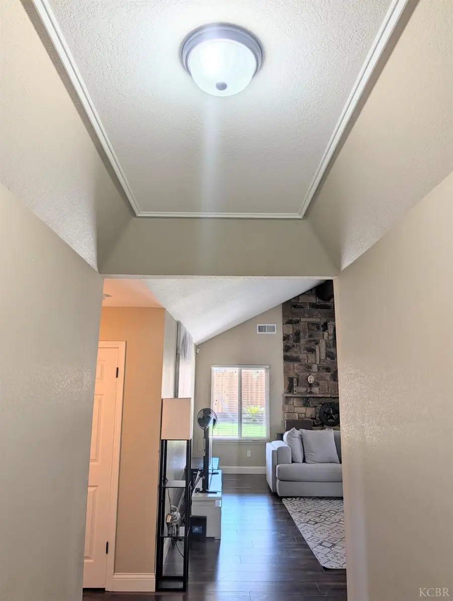681 E Fargo Avenue, Hanford, CA 93230 - #2