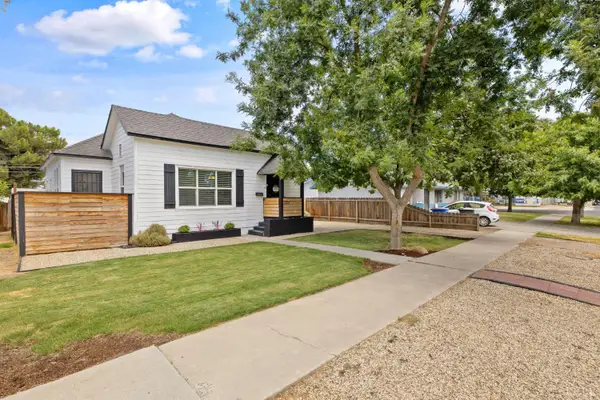 224 E 10th Street, Hanford, CA 93230