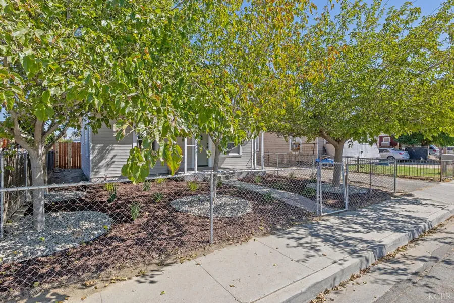 405 E Mariposa Street, Avenal, CA 93204 - #2