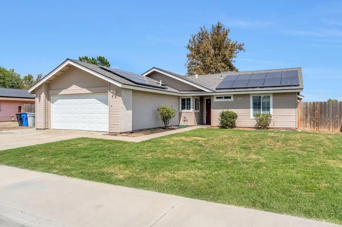 1050 Cherry Lane, Lemoore, CA 93245 - #1