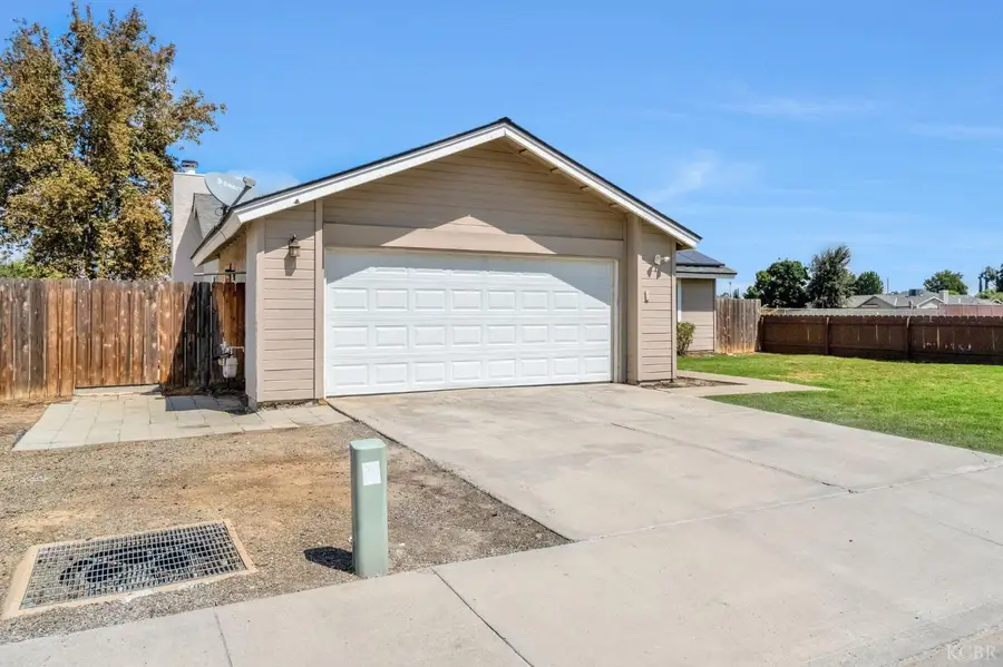 1050 Cherry Lane, Lemoore, CA 93245 - #3