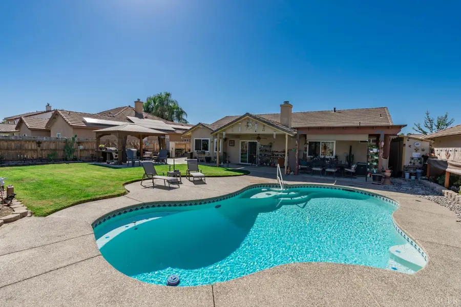 2108 Franklin Way, Hanford, CA 93230 - #3