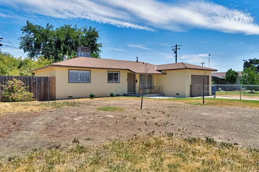 1515 Thornton Street, Hanford, CA 93230 - #3