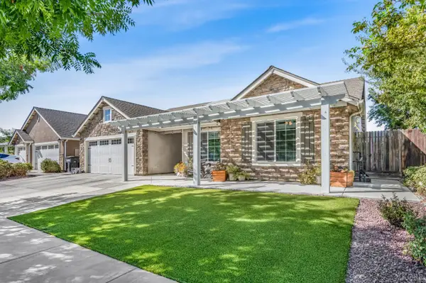 2326 W Andrew Lane W, Hanford, CA 93230