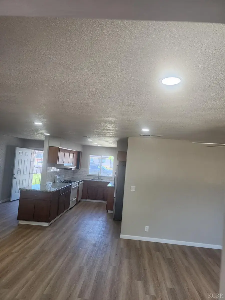 345 E Lemmon Way, Hanford, CA 93230 - #2