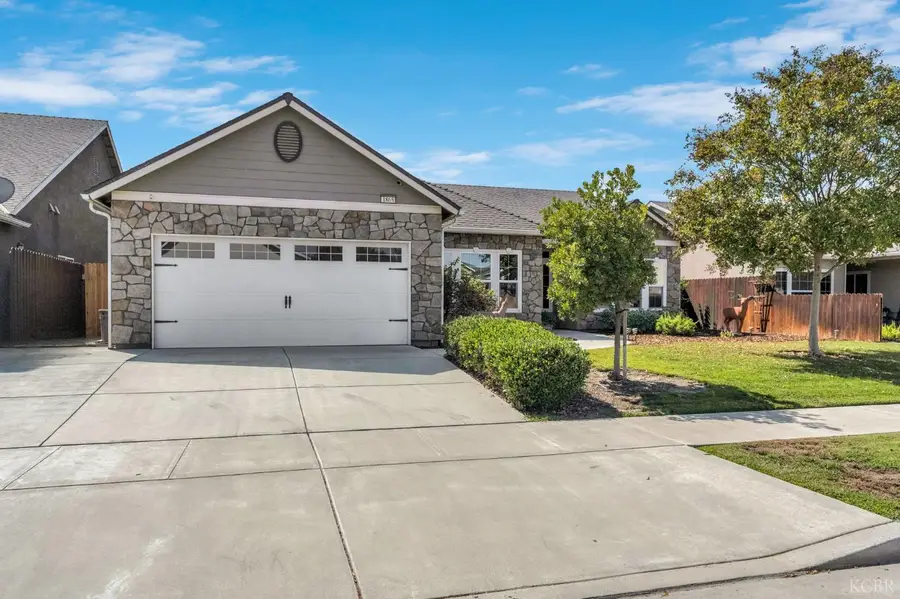 1865 W Hopkins Drive, Hanford, CA 93230 - #2