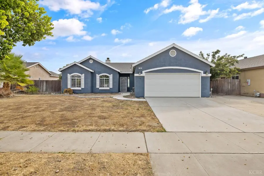 762 Holly Avenue, Lemoore, CA 93245 - #2