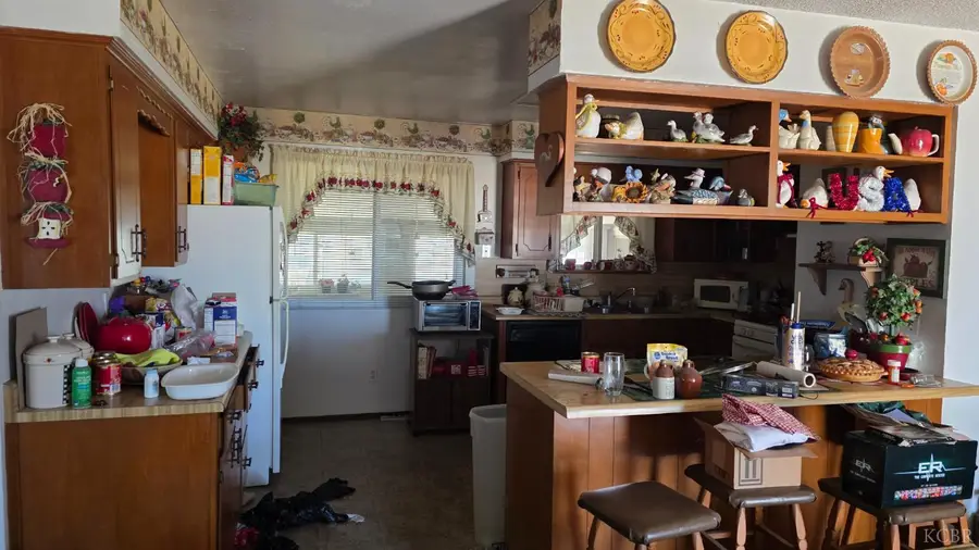631 E Costner Street, Farmersville, CA 93223 - #3