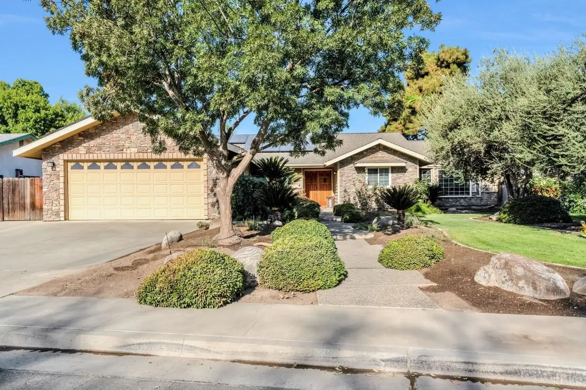 1216 Oxford Way, Hanford, CA 93230 - #1