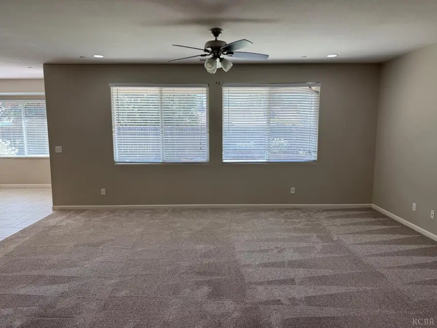 1143 W Muir Way, Hanford, CA 93230 - #3