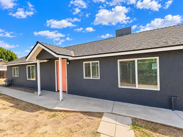 141 W Ashlan Avenue, Fresno, CA 93705