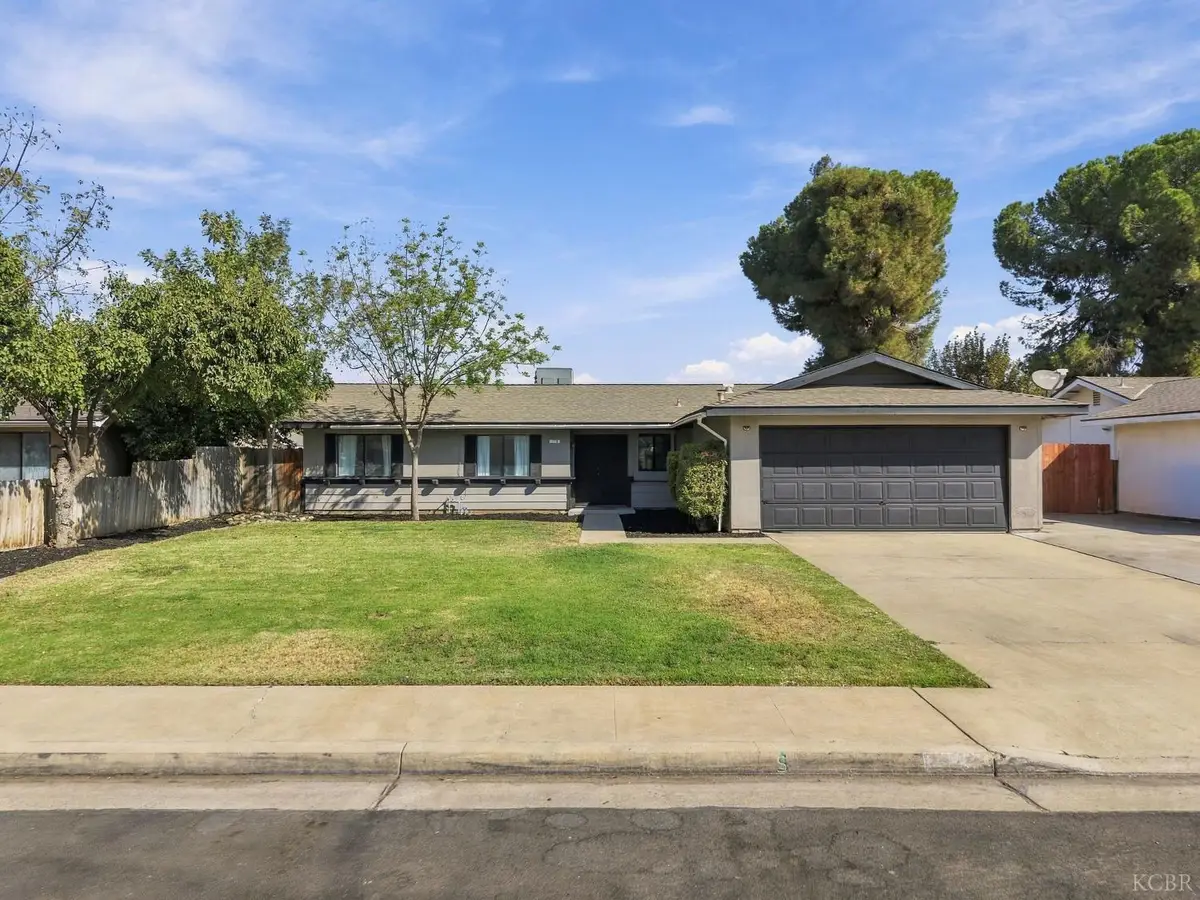 778 Lakewood Drive, Hanford, CA 93230 - #1