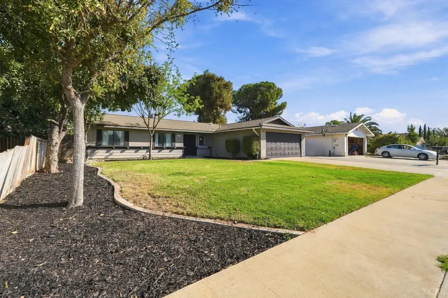 778 Lakewood Drive, Hanford, CA 93230 - #3