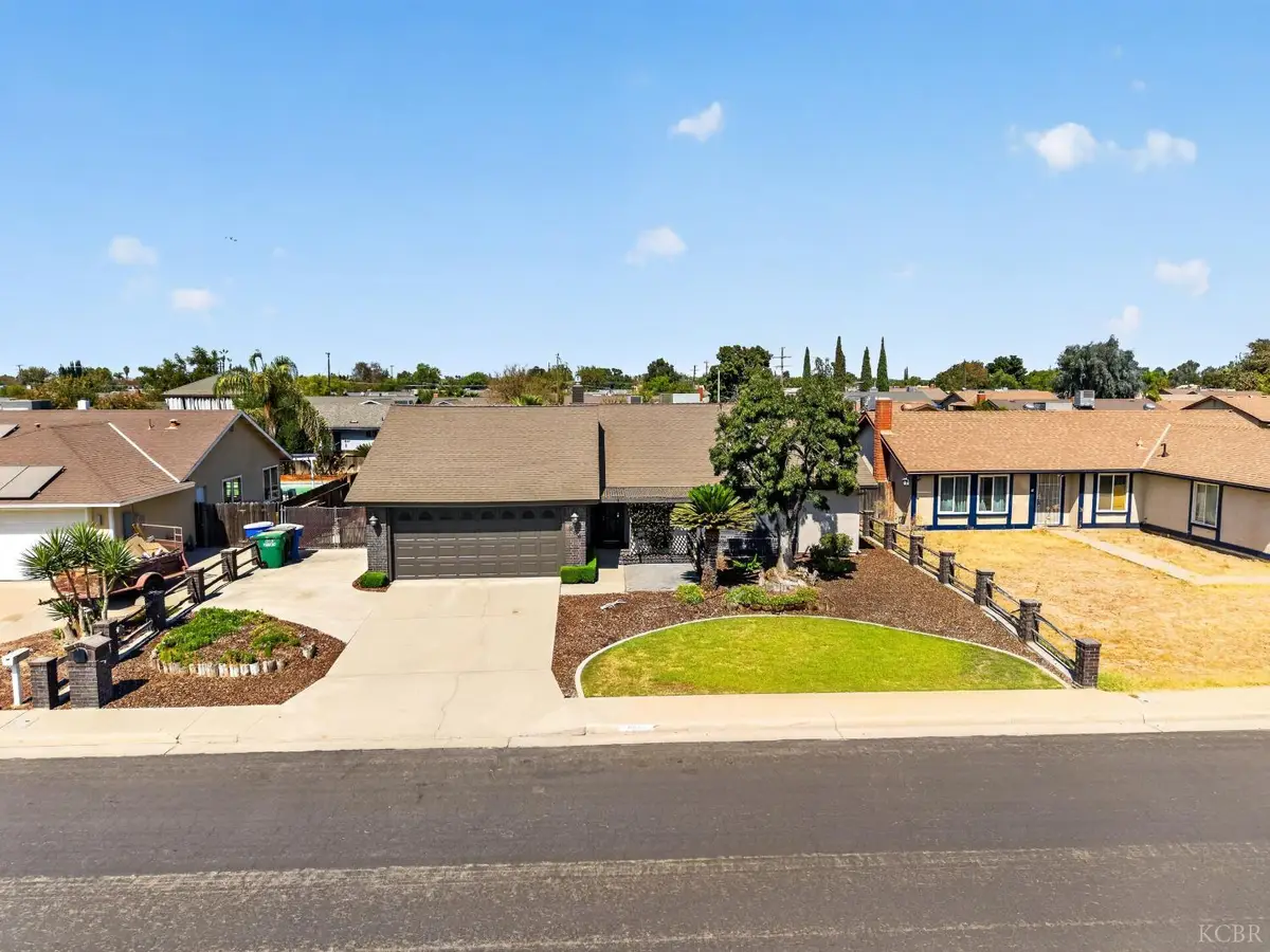 964 NE Clover Lane Ne, Hanford, CA 93230 - #1
