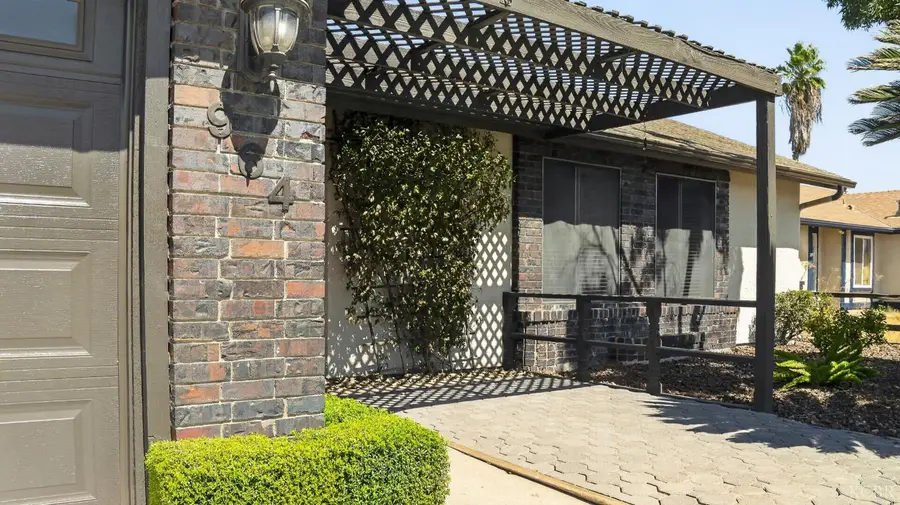 964 NE Clover Lane Ne, Hanford, CA 93230 - #3
