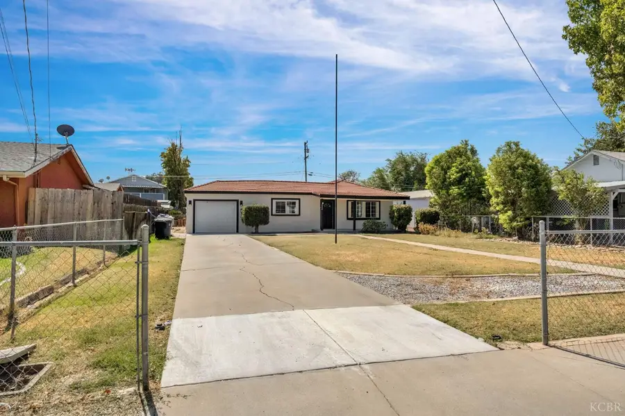 333 Oleander Avenue, Lemoore, CA 93245 - #2