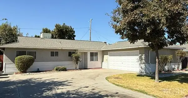 2264 Fairmont Drive, Hanford, CA 93230