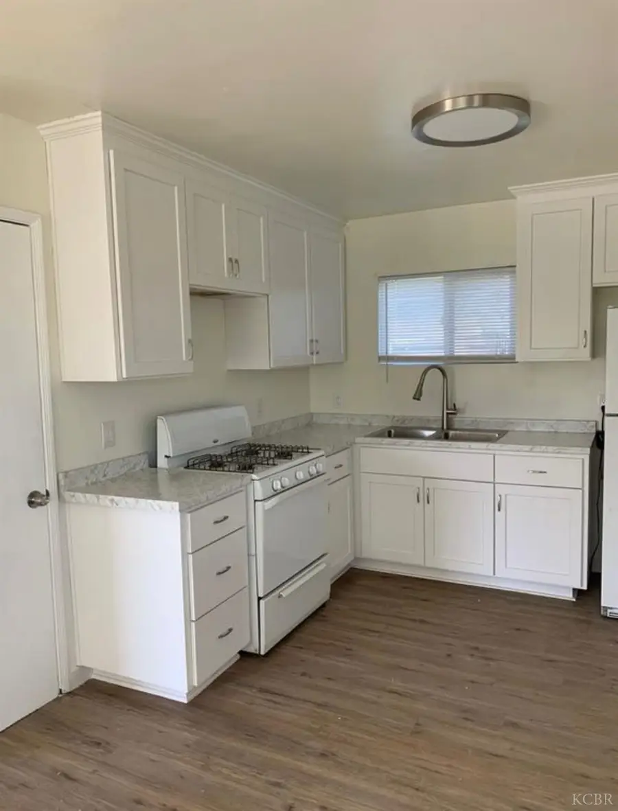 322 Walnut Street, Lemoore, CA 93245 - #2