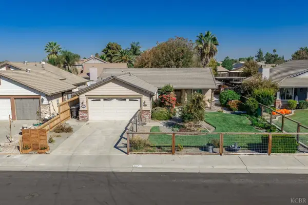 880 E Palm Drive, Hanford, CA 93230