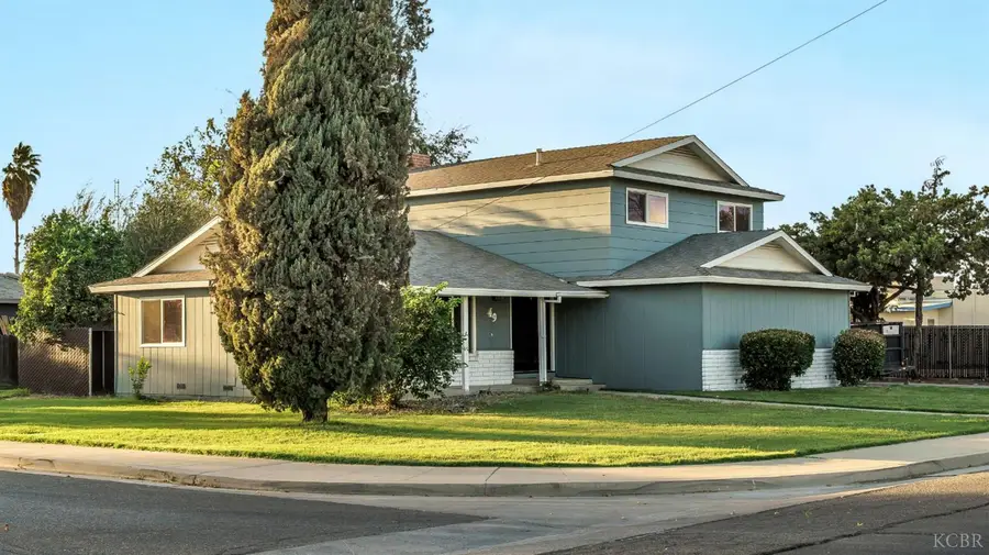 49 Vine Street, Lemoore, CA 93245 - #2