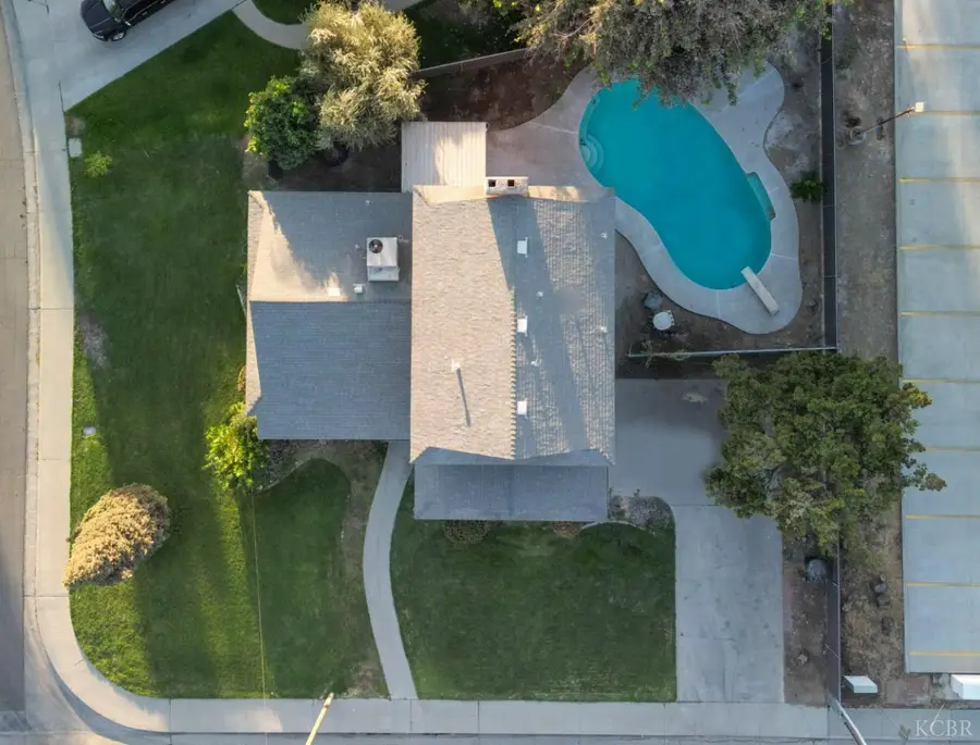 49 Vine Street, Lemoore, CA 93245 - #3