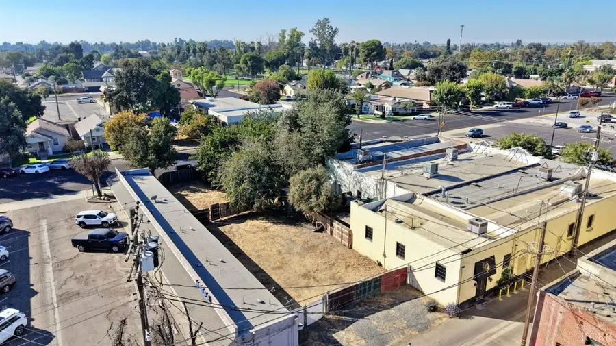 202 Heinlen Street, Lemoore, CA 93245 - #2