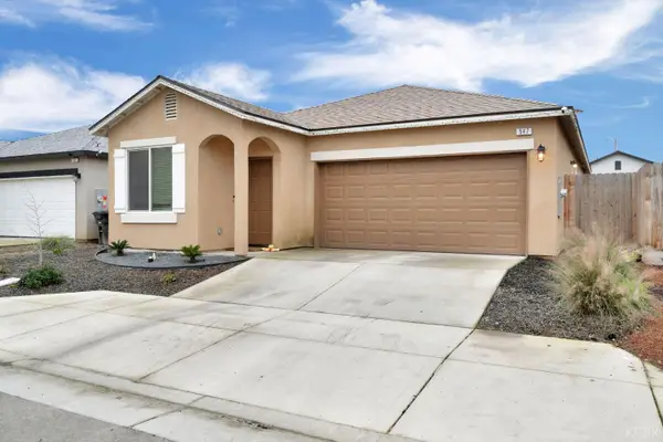 547 Sandtrap Lane, Lemoore, CA 93245
