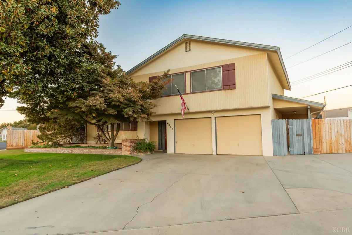 2440 E Howard Avenue, Visalia, CA 93292 - #1