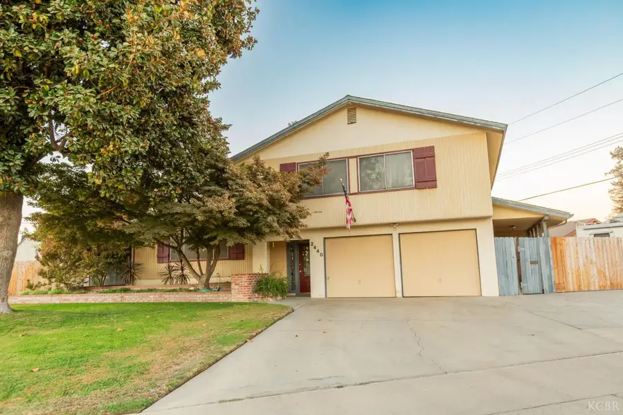 2440 E Howard Avenue, Visalia, CA 93292 - #2