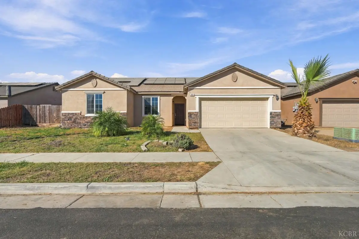 810 Cabrillo Street, Lemoore, CA 93245 - #1