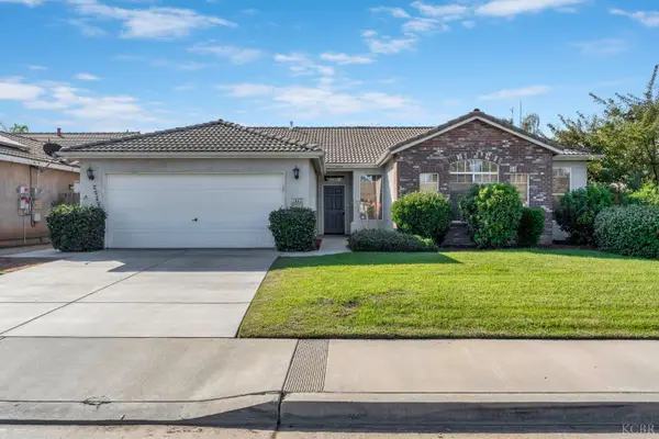 1043 W Pebble Drive, Hanford, CA 93230