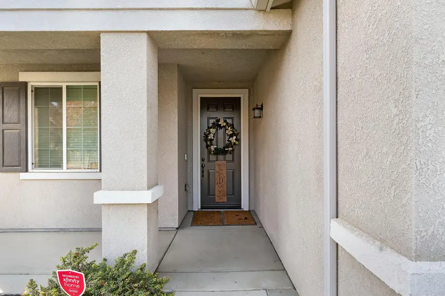 2327 W Flagstaff Court, Visalia, CA 93291 - #3