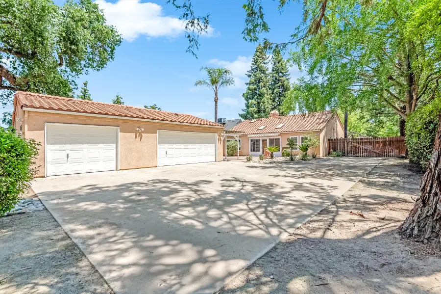 1301 S Cotta Street S, Visalia, CA 93292 - Image #2