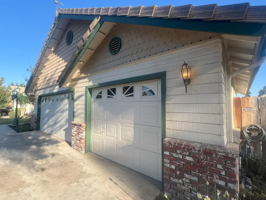 1339 E Feemster Avenue, Visalia, CA 93292 - Image #2