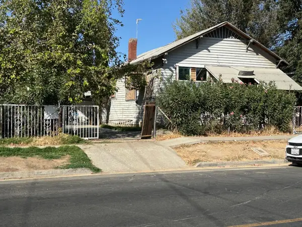 228 E Ivy Street, Hanford, CA 93230