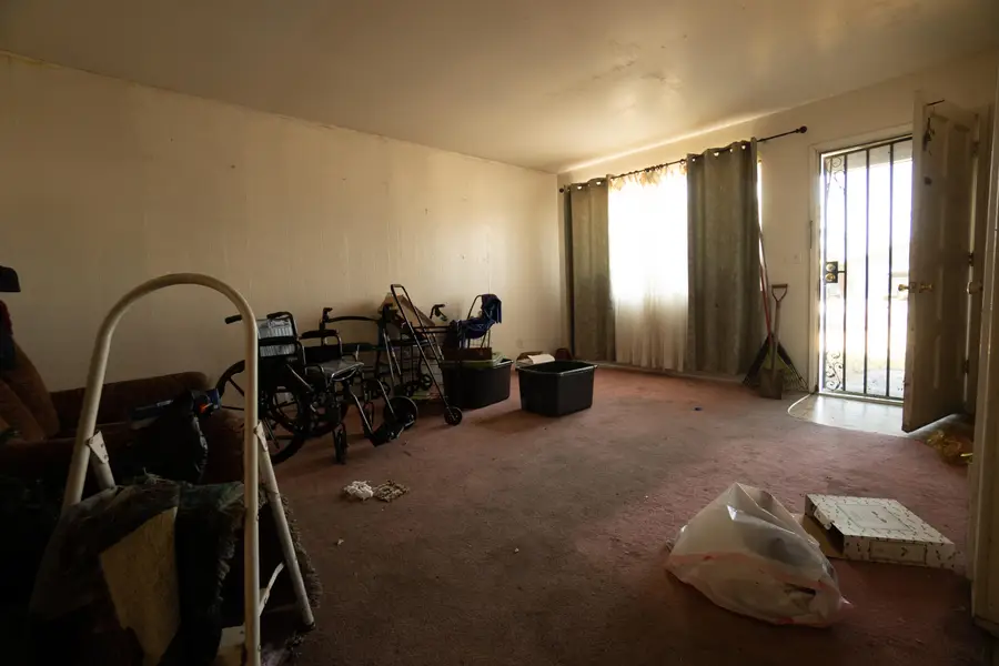 1521 W Juliet Avenue, Tulare, CA 93274 - Image #2